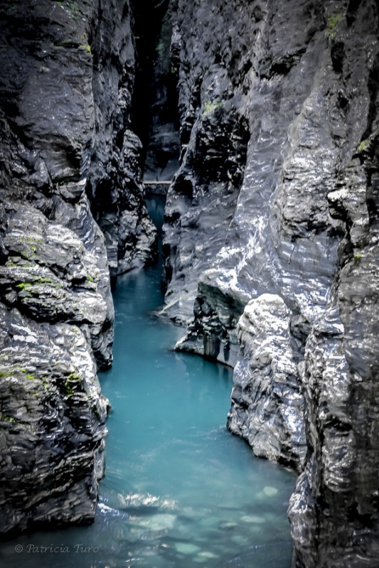 Gorge Narrow